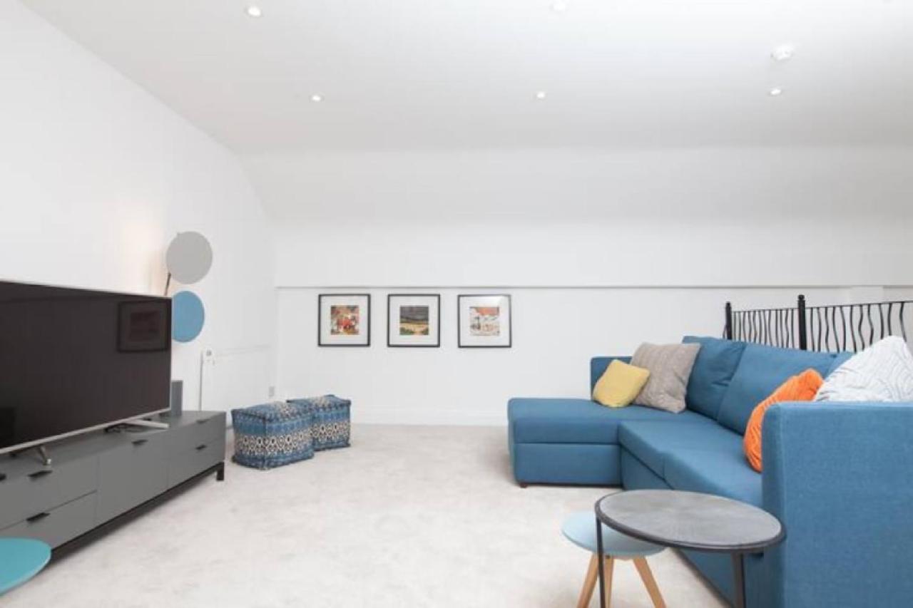 Edinburgh Deluxe Duplex With Garage Apartment Exterior photo