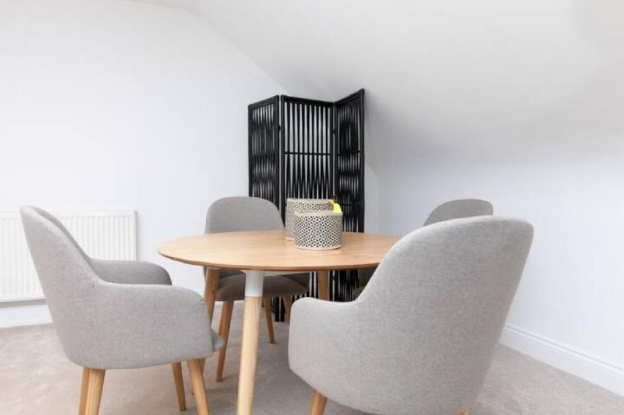 Edinburgh Deluxe Duplex With Garage Apartment Exterior photo